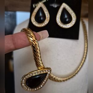 Very Rare Monet 90's Gold-Tone Necklace and Black Teardrop Earrings Set